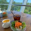 seaside cafe ソラトキ - ガレットランチのサラダ、スープ、ドリンク。