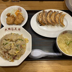 大阪王将 - 餃子定食A  950円税込