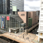 마니쿠 전문점×우설 우마이 센다이에키마에 니시구치 나카케쵸점 - 창문 너머의 경치