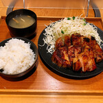 肉のやま金 - トンテキ大盛のセット