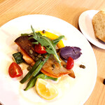 欧風食堂 タブリエ - お魚ランチ　サーモンのバターソテー