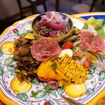 156301972 - 本日のパドリーノおすすめ前菜盛り合わせ(2人前1,800円)