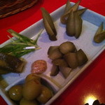 RESTAURANT BAR WILDBOAR - オリーブ＆ピクルス　580円