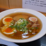 にぼしラーメン かのうや - 煮干しラーメン（麺半分）