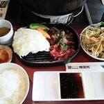 韓国苑 - ②牛焼肉皿、カルビ・マクミのセット