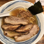  ラーメンBar 青 - 並盛りラーメンに炙りチャーシュートッピング@1,035円