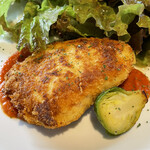 cafe de MOU - シェフのおすすめプレート1500円。
            (鶏ムネ肉のチーズはさみ揚げ)