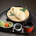 稲庭本舗明治佐助商店 - 稲庭ざる饂飩（冷）