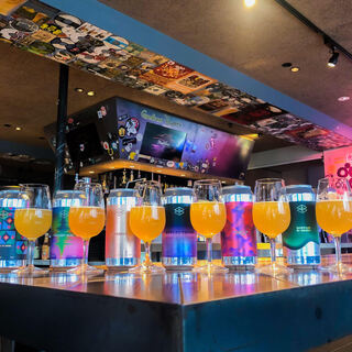 クラフトビール専門店◆約100種類のビールがお持ち帰りOK