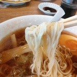 一休さん - やや縮れ細麺