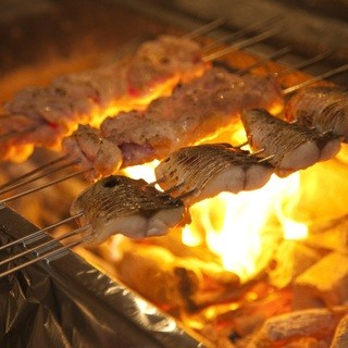 【炭火焼】香ばしｼﾞｭｰｼｰ!厳選肉の備長炭炙り焼