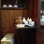 오오루도 비인즈 - 店内には素敵なカップのディスプレイ