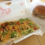 モスバーガー - とびきりハンバーグサンド「チーズ」（390円）、ナンタコス（360円）