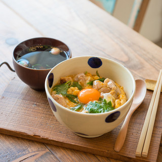 サンスーシー名物！『京のふわとろ親子丼』