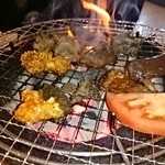 炭火焼肉スーパーホルモン - 炭火焼き