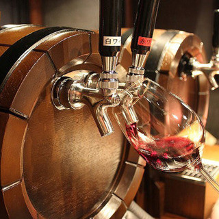 イタリア直送。樽生ワインを楽しんでいただけます