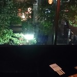 居酒屋まるや - 店内の奥の席からは木屋町の町並みが望めます。桜の季節は最高かな♪