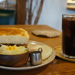 お好み焼きandカフェ COCOYA - 焼きそばサンドとアイスコーヒーのセットにしました