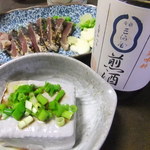 和田とうふや - 豆腐には、小ネギを乗せて、煎酒をかけていただきます