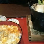 秋田比内や　 - きりたんぽ鍋と親子丼