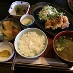 ルージュ・エ・ノアール - 日替り定食 750円

・魚のてんぷら
・小鉢2品
・茶碗蒸し
・お味噌汁

おいしく頂きました (*´ڡ`●)