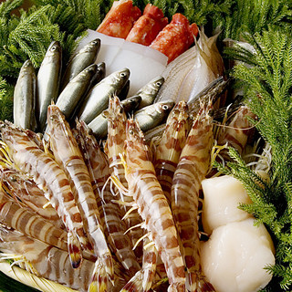 매일 쓰키지에서 그날의 최고의 재료를 공수합니다