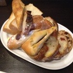 樹良 - スペシャルランチ③ パン盛り合わせ