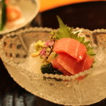 割烹味楽 - お造り１　本マグロｔ小柴のスミイカ