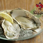 シズール シーフード ＆ グリル - 料理写真:産地直送！宮城県産フレッシュオイスター (¥280)