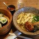 由布の郷 - 日替わりランチ ごぼう天うどん＆巻き寿司 \750