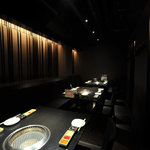 黒毛和牛一頭切り 伊達哉 - 漆黒の雅な空間【テーブル席】