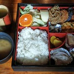 喫茶 ジュネーブ - ランチタイムの弁当（味噌汁付）（500円）