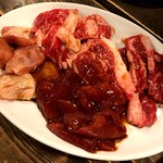 炭火焼肉 昭和ホルモン - 盛り合わせ