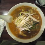 紅梅園 - 牛モツラーメン(800円)(2014/04/09)