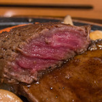 米沢牛 登起波 - ヒレステーキのアップ