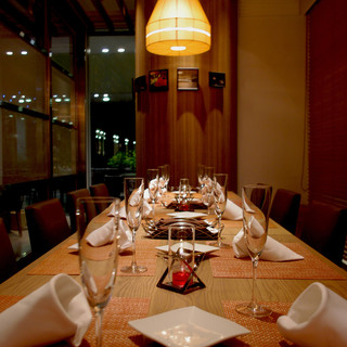 最大14名様まで可能な半個室スペース