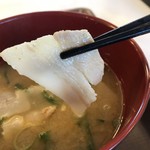 Sukiya Niro Sango Saga Yamato Ic Ten - とん汁の豚肉を見せるけん