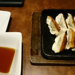 魚民 - 鉄鍋餃子