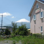 LYON - 富士山のふもとです