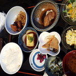 台所屋 - 日替り定食（800円）