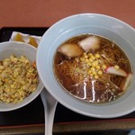 Chuka Hanten Gyokuen - ラーメン＋チャーハン　860円