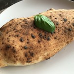 カルツオーネ　calzone