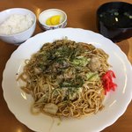 ゆうゆうの里かしやま - ホルモン焼きそば600円+ごはん100円
            計700円