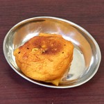 ぴっぱら - 本日のスナック（カッテージチーズ入り揚げパン）