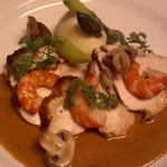LYON - 甲州地鶏のソテー甘エビのクリームソース
