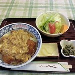 キッチンなお - かつ丼　850円