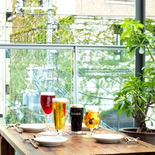 開放的なテラス席でビアガーデン♪コースは2500円〜☆