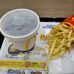 マクドナルド - フライドポテト（Ｌ），アイスコーヒー（Ｍ）