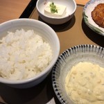 やよい軒 - ご飯♪(おかわり自由)
冷奴・タルタルソース♪