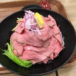 ローストビーフ星 - ローストビーフ丼 柚子胡椒塩ダレ